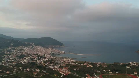 Dramatic winter scenery over Chora town in Skopelos island, Greece Vídeo Stock 162389028