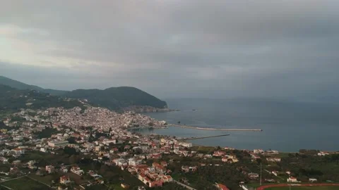 Dramatic winter scenery over Chora town in Skopelos island, Greece Vídeo Stock 162389396