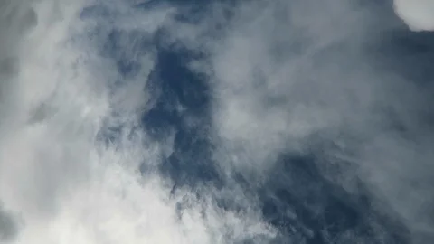 Dramatic Wispy Cumulus Clouds Passover Head. Stockbeeldmateriaal 118849652