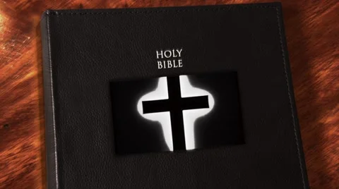 Dramatic zoom in and out on cover of Bible 動画素材 43238218