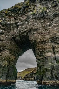 Drangarnir stack arc detail view Foto stock