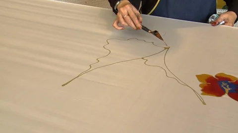 Draw With Golden Paint Stock-Footage 114599811