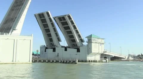 Drawbridge coming down time lapse 스톡 동영상 12614611