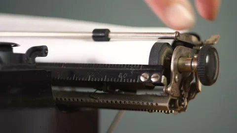 Drawer with typewriter paper 4K Vidéo 146484887
