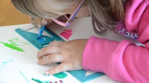 Drawing a circle Stock Footage 41563664