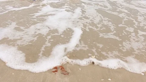 Drawing hart on beach Stock-Footage 73713391