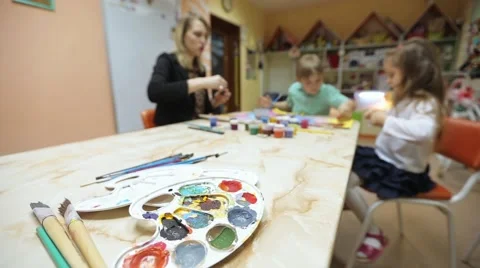 Drawing lesson in classroom Stock Footage 59611171