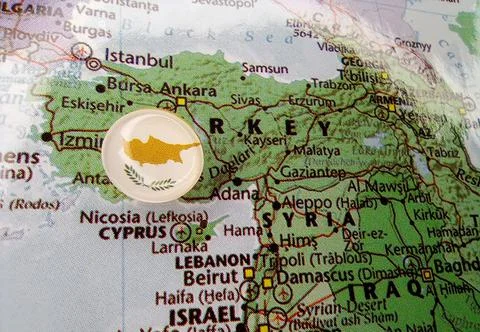 Drawing pin flag of Cyprus on the map Stock-Fotos