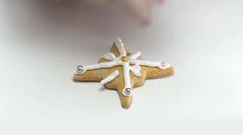Drawing on star gingerbread Stock Footage 36003830