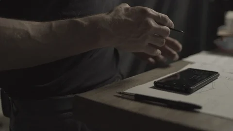 Drawing with stylus on ipad, Stock Footage 124238728