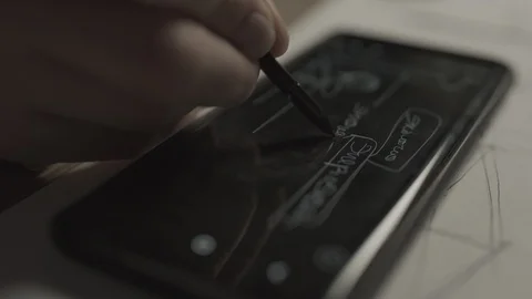 Drawing with stylus on ipad, Stock Footage 124239755