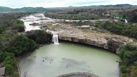 The Dray Nur Waterfall on the Serepok River at the Tay Nguyen Vietnam Video stock 234989405