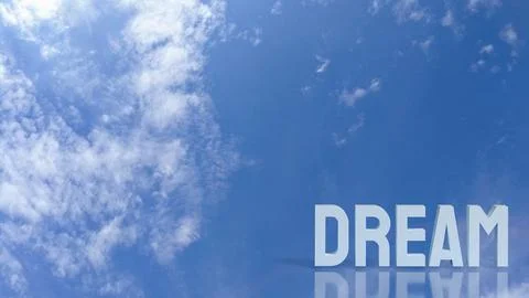 The Dream Text in Blue Sky with Clouds Reflection 3d rendering. Illustrazione stock