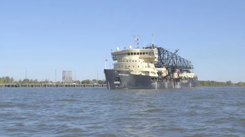 Dredger on Delaware River Vídeos de archivo 60631166