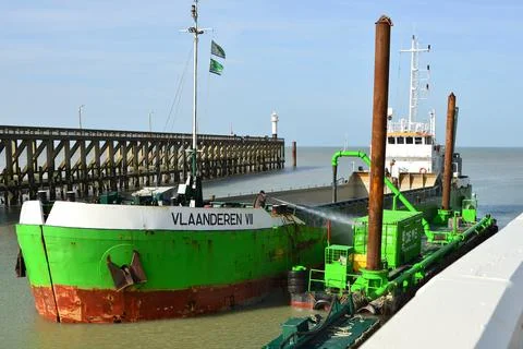 Dredger ship in the harbor Foto stock