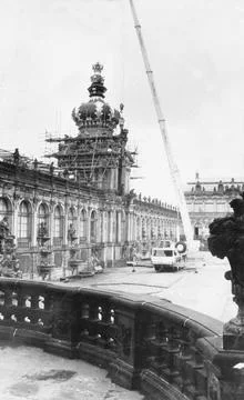 Dresden, historisch, Wahrzeichen, Denkmäler, barocke Bauten: Zwinger, Rest.. Stock Photos