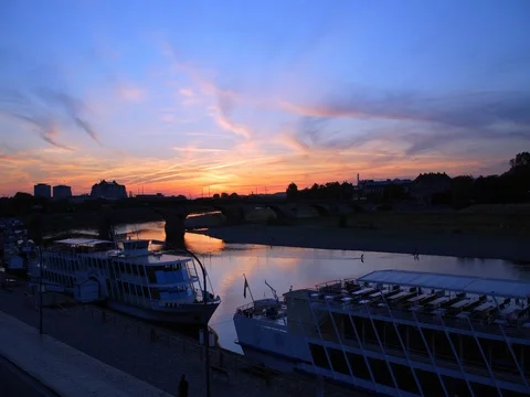 Dresden: Sunset on the Elbe 库存影片 77967338