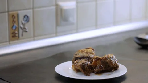 Dressing braised beef ribs Stock Footage 120462882