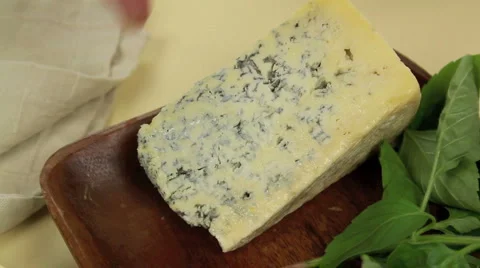 Dressing A Salad Stock-Footage 1057412