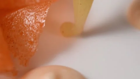 Dressing a sweet dessert. 库存影片 134474241