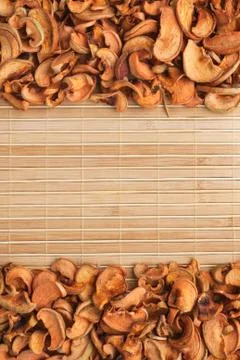 Dried apples on a bamboo mat Stock-Fotos