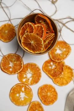 Dried fruit on colored background. Pattern of a fruit frips. Healthy eating Stockfoto's
