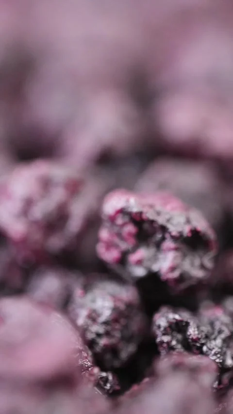 Dried gentle-drying blueberries 스톡 동영상 265657642