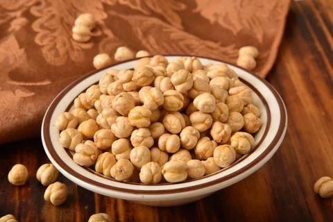 Dried roasted chickpeas Stock-Fotos