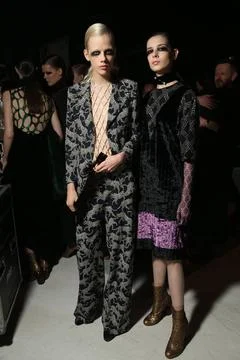  DRIES VAN NOTEN backstage a Paris Fashion Week Fall Winter 2016 DRIES VAN... 스톡 사진