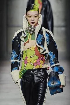  Dries Van Noten RTW Fall 2020 at Paris fashion Week Dries Van Noten RTW F... 스톡 사진