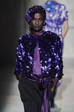  Dries Van Noten RTW Fall 2020 at Paris fashion Week Dries Van Noten RTW F... 库存照片