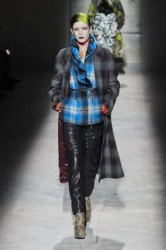  Dries Van Noten RTW Fall 2020 at Paris fashion Week Dries Van Noten RTW F... 스톡 사진
