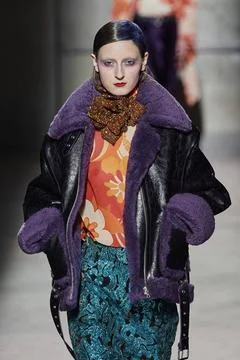  Dries Van Noten RTW Fall 2020 at Paris fashion Week Dries Van Noten RTW F... 스톡 사진