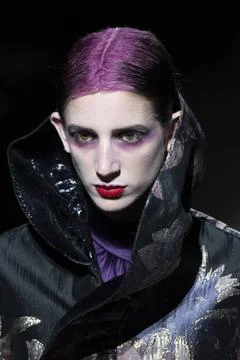  Dries Van Noten RTW Fall 2020 at Paris fashion Week Dries Van Noten RTW F... 库存照片