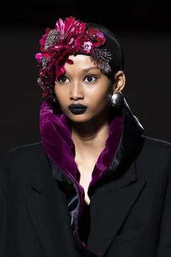  Dries Van Noten RTW Fall 2020 at Paris fashion Week Dries Van Noten RTW F... 스톡 사진