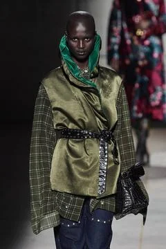  Dries Van Noten RTW Fall 2020 at Paris fashion Week Dries Van Noten RTW F... 스톡 사진