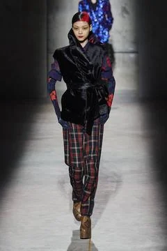  Dries Van Noten RTW Fall 2020 at Paris fashion Week Dries Van Noten RTW F... 스톡 사진