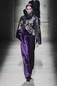  Dries Van Noten RTW Fall 2020 at Paris fashion Week Dries Van Noten RTW F... 写真素材