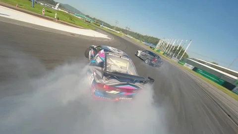 Drift Run With Heavy Tire Smoke on Racing Circuit Vidéo 334116751