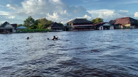 Drifting in the Arut river 库存影片 219842079