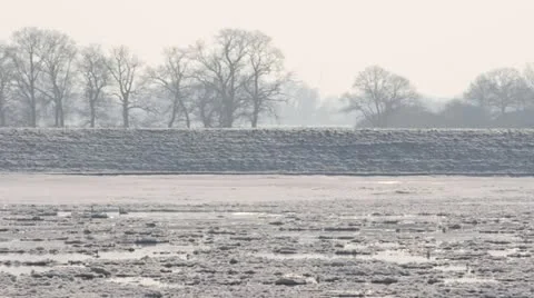 Drifting ice on Elbe River, Flusslandschaft Elbe Biosphere Reserve, Germany Stock Footage 12675916