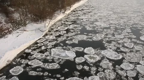 Drifting ice on Elbe River, Flusslandschaft Elbe Biosphere Reserve, Germany Stock Footage 12676329