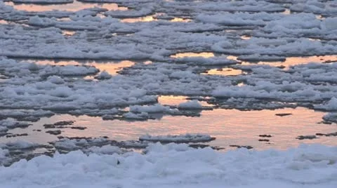 Drifting ice on Elbe River, Flusslandschaft Elbe Biosphere Reserve, Germany Stock Footage 12676557