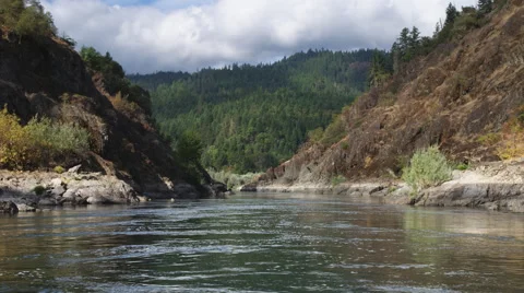 Drifting through a narrow section of the Rogue River Canyon, Oregon Stock Footage 59163043
