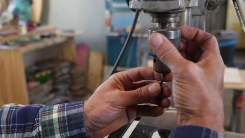 Drill press Carpenter Changing a drill bit. Video stock 135316954