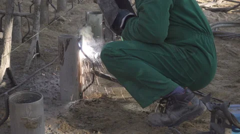 Drilled piles deep foundation: arc welding. Video stock 57678596