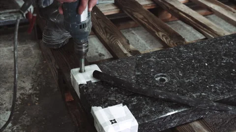 Drilling a hole in stone 스톡 동영상 68072421