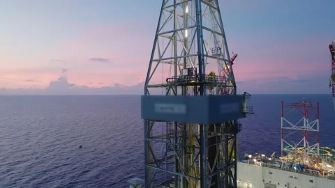 Drilling Mud Return Flow and Flow Sensor Paddle in the Rig Flowline Vidéo 347749982