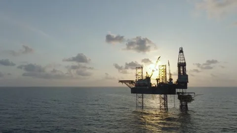 Drilling Mud Return Flow and Flow Sensor Paddle in the Rig Flowline 库存影片 348251696