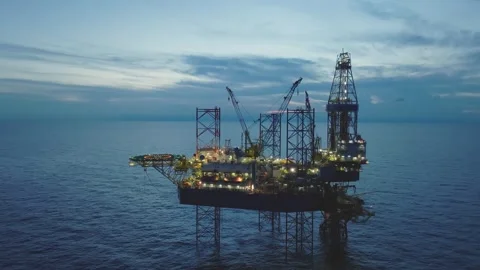 Drilling Mud Return Flow and Flow Sensor Paddle in the Rig Flowline Vidéo 348252066